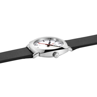 Cushion, 31 mm, Schwarzes veganes Traubenleder Uhr, MSL.31110.LBV, Ansicht des Gehäusebodens mit Mondaine Gravur